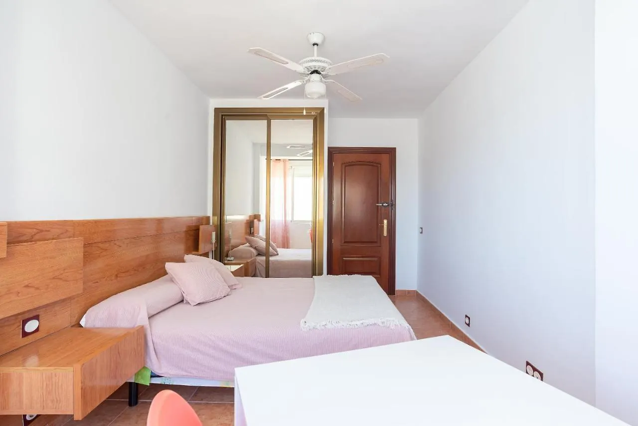 Sunny Harbor House Apartamento Málaga Quarto em Acomodações Particulares